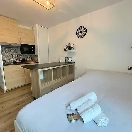 Le Conrad Yourhosthelper Apartmán